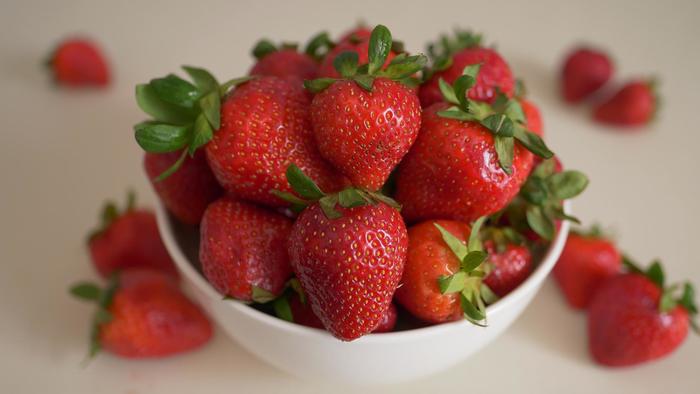 'Sequoia' Strawberry - Fragaria ananassa from Milmont Greenhouses